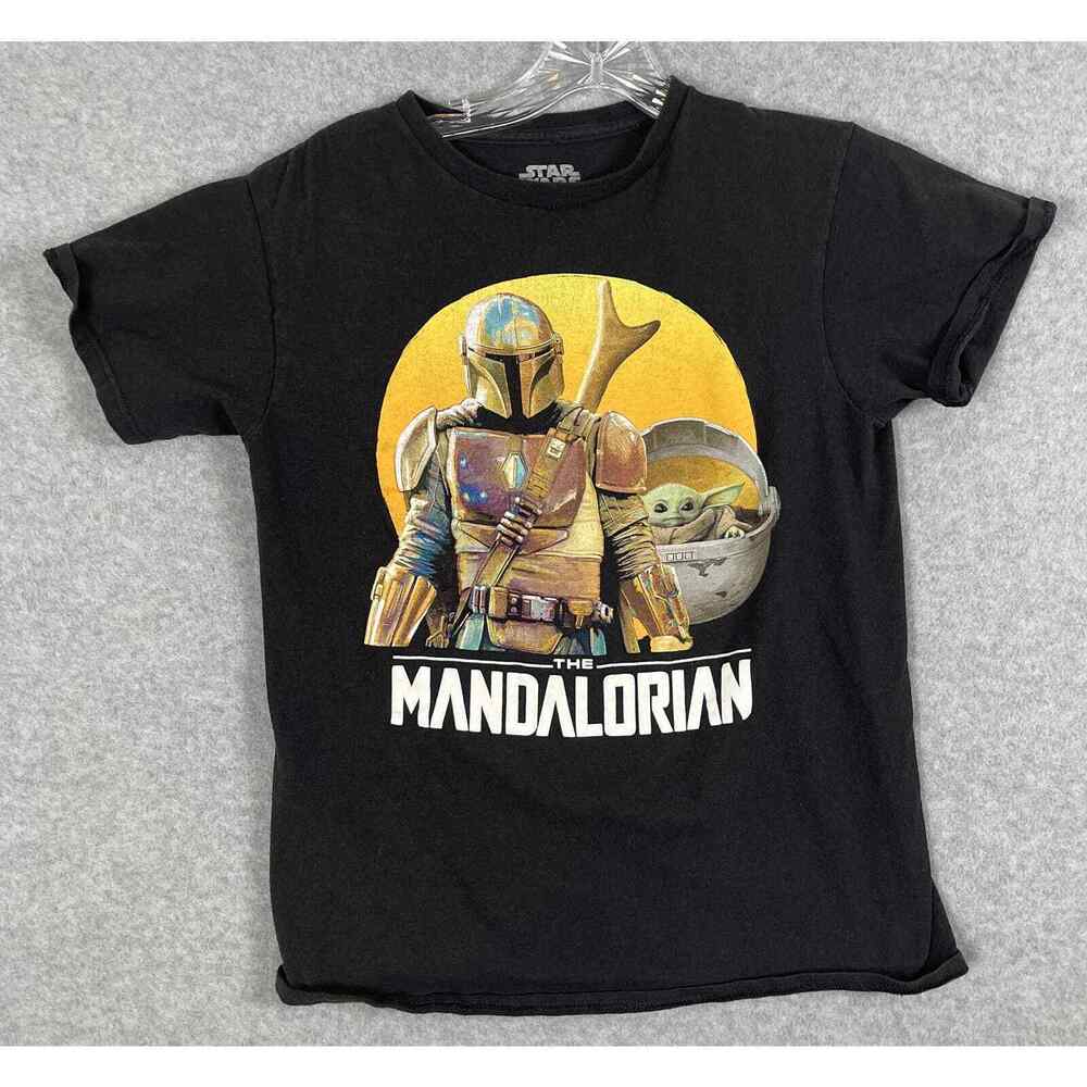 Disney Star Wars Mandalorian VFithSun Graphic T‎ Shirt Size S